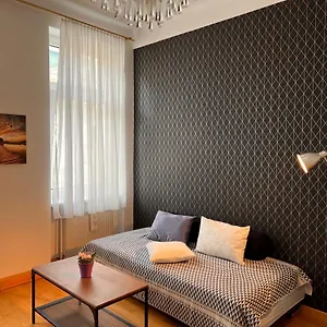 Apartment & Near Reumannplatz, Wien