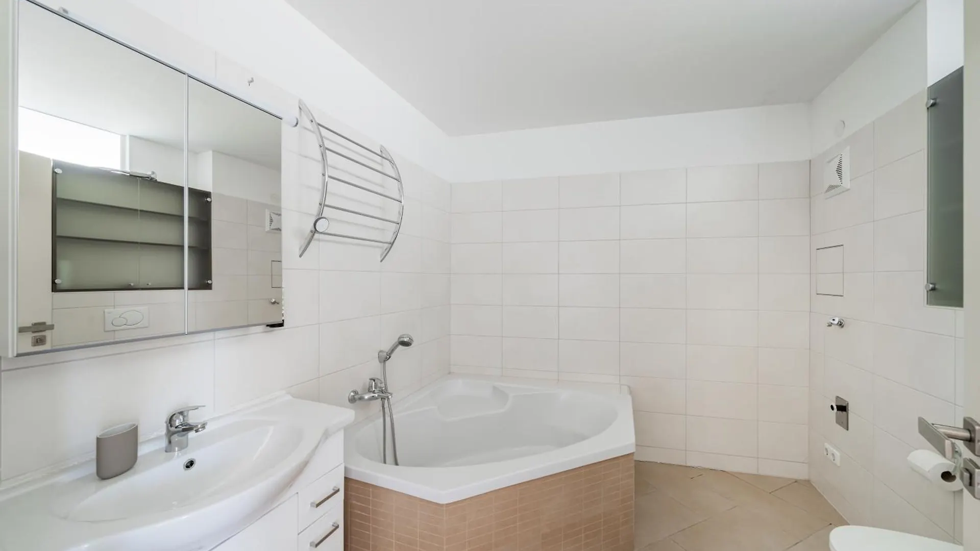 Apartments Next To Schoenbrunn - Free Parking !!! Vienna